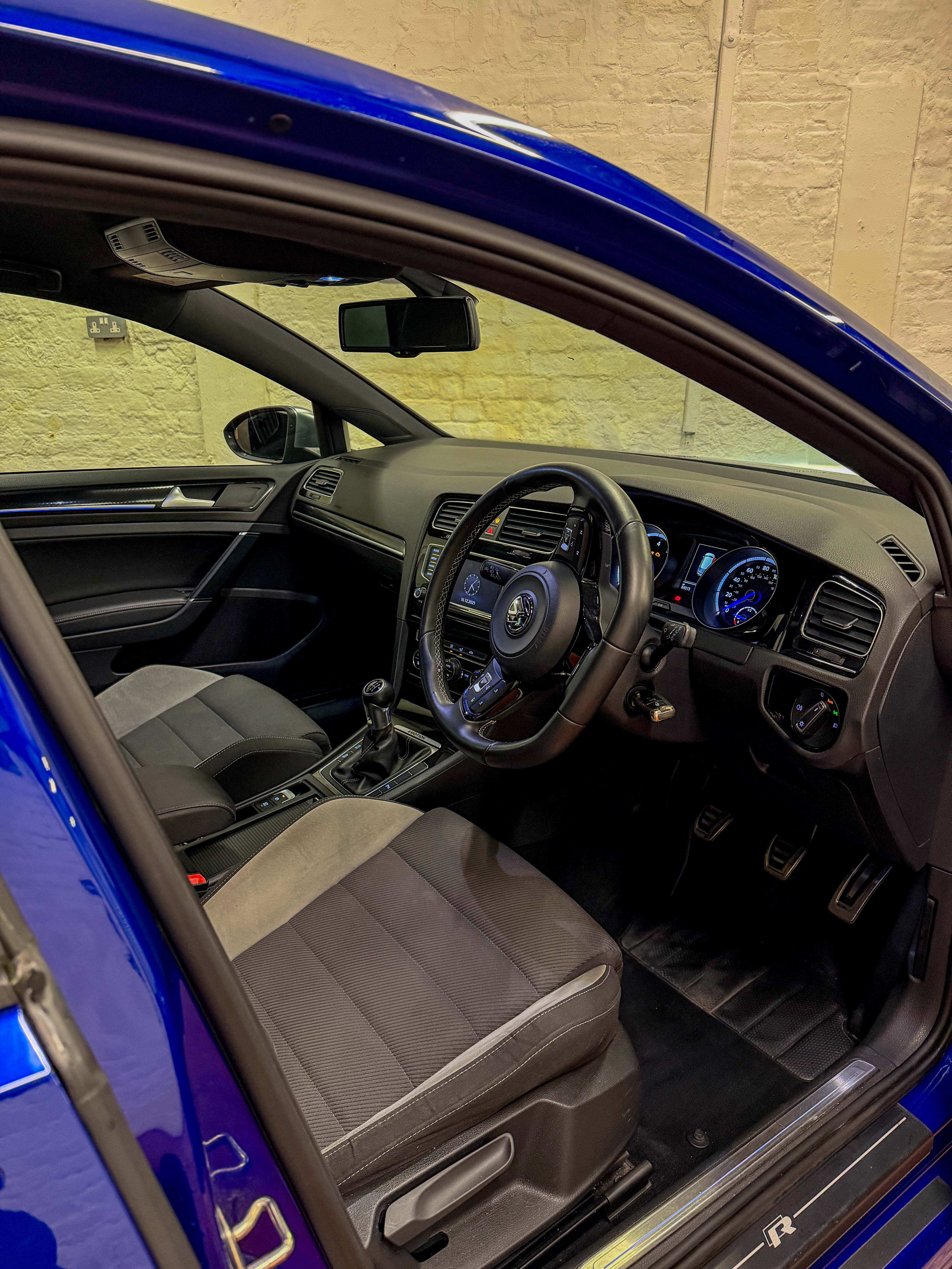 Volkswagen Golf R Manual – 2015