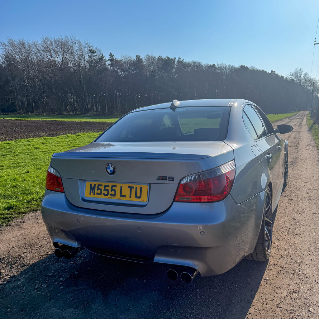 BMW E60 M5 V10 - 2005