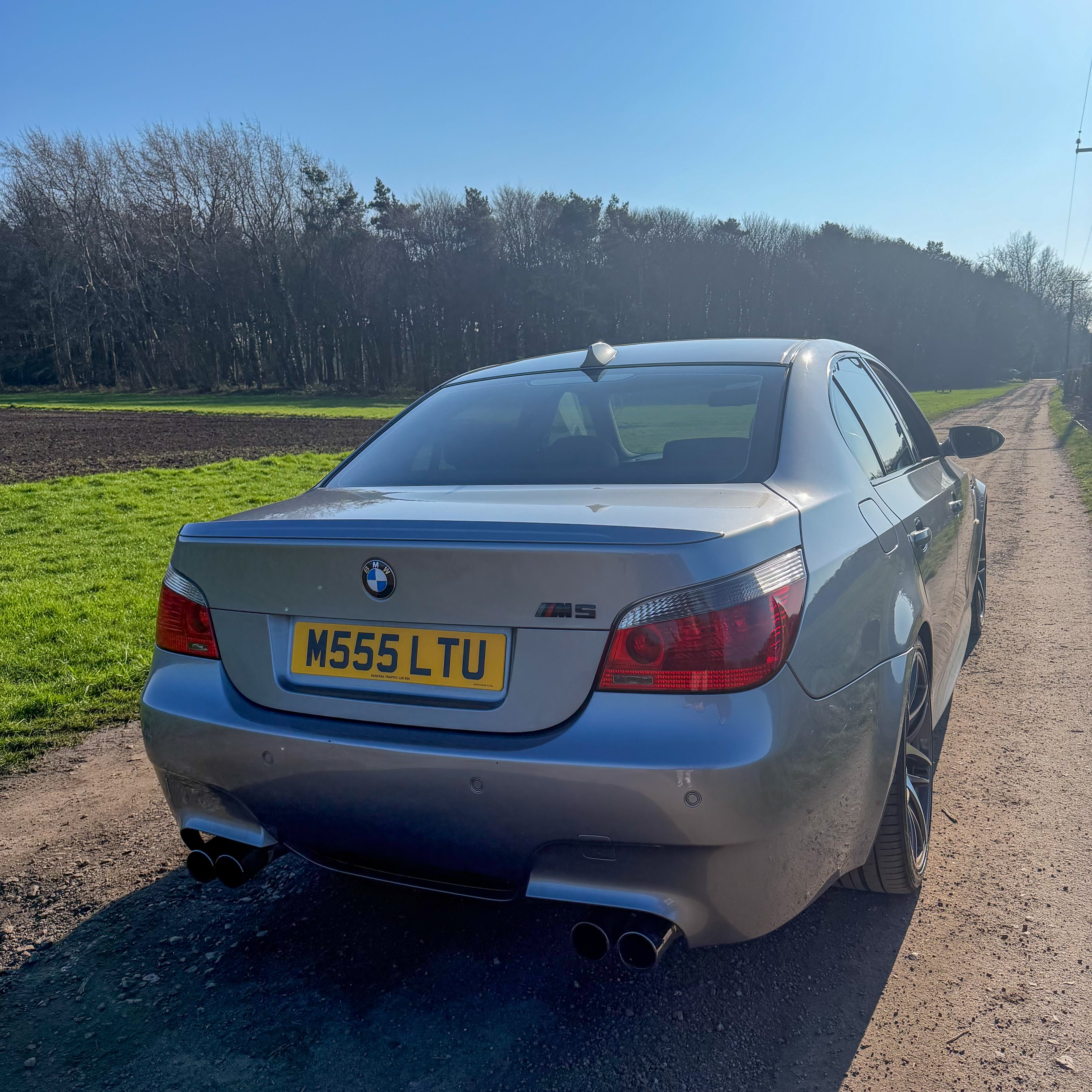 BMW E60 M5 V10 - 2005